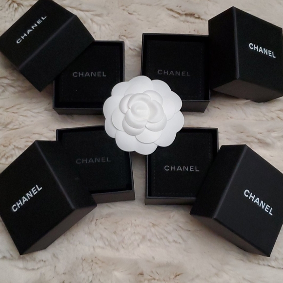 CHANEL (small earring) Box Only (4 box bundle) - Picture 2 of 3